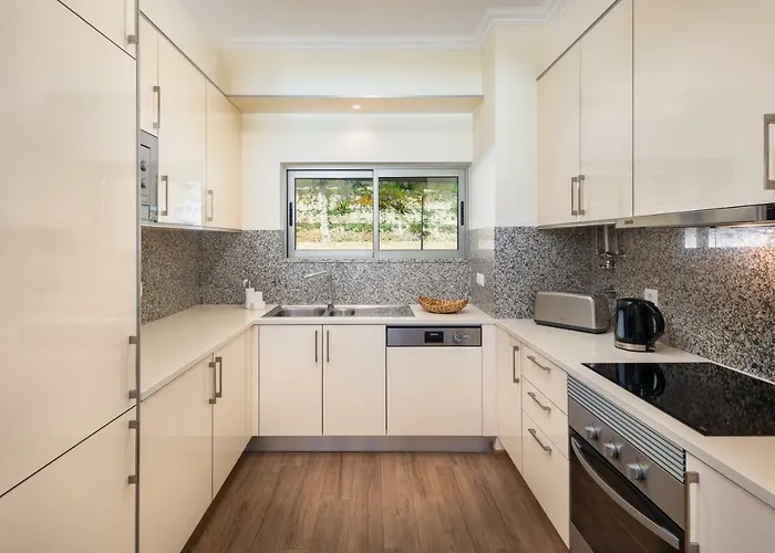 Marina Luxury - Апартаменти *